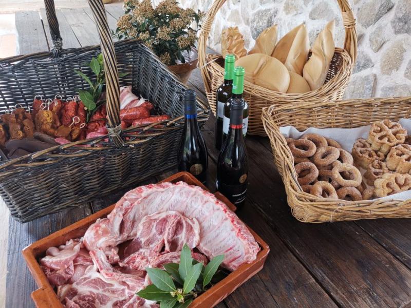Cesta Barbacoa - Los Castillos Agroturismo - Casa Rural en Toledo