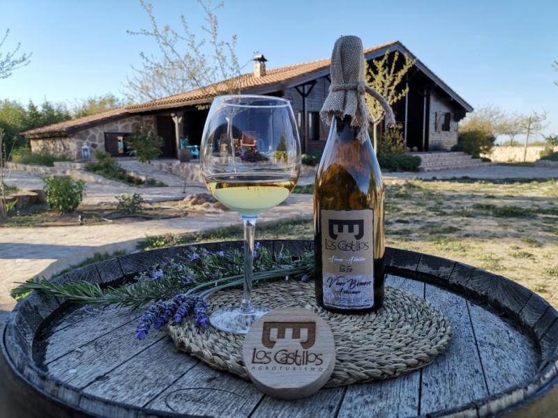 Vino Artesano - Los Castillos Agroturismo - Casa Rural en Toledo